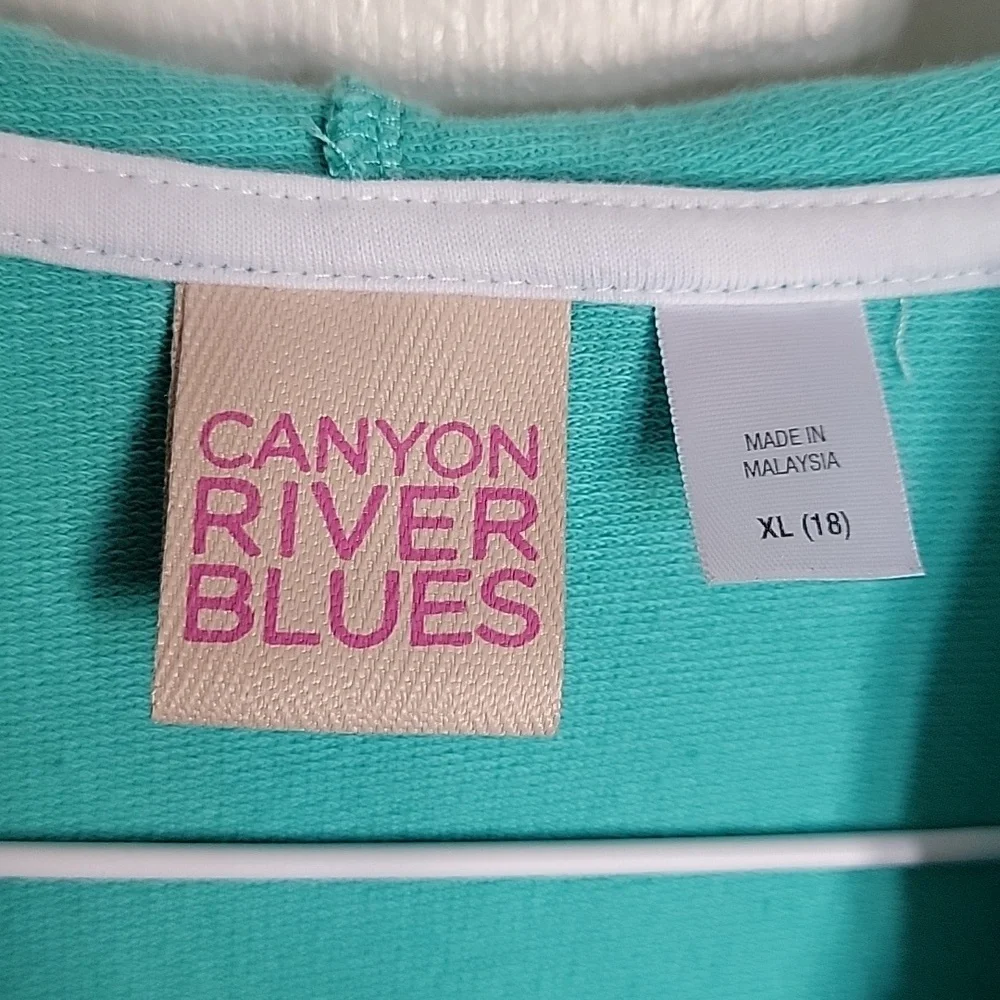 Girls, XL(18), Canyon River Blues, mint green hood with inner peace shirt.